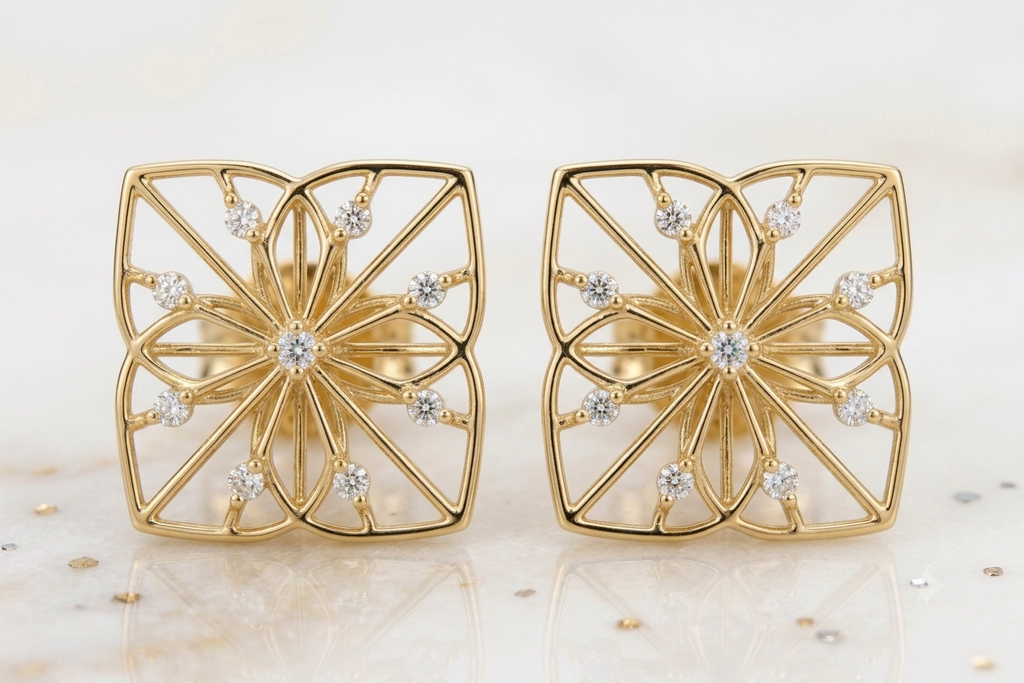 14k Gold Openwork Geometric Starburst Stud Earring. (14K Yellow Gold)