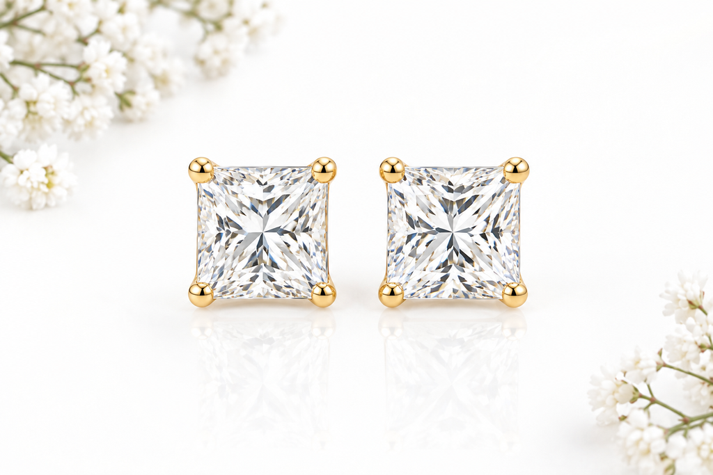 14k Gold Four-Prong Princess-Cut Solitaire Stud Earring. (14K Yellow Gold)
